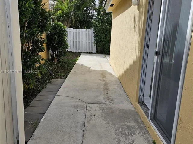 15770 SW 84th Ter, Miami FL 33193