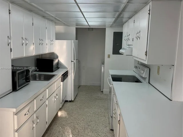 112 NW 32nd Pl # 112, Miami FL 33125