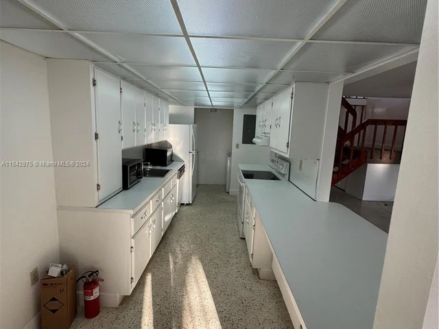 112 NW 32nd Pl # 112, Miami FL 33125