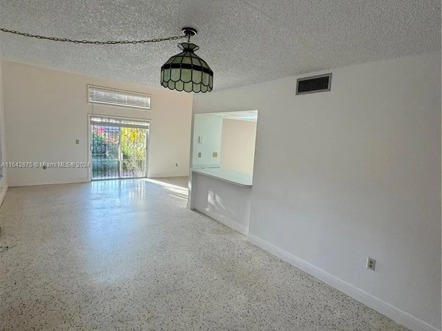 112 NW 32nd Pl # 112, Miami FL 33125