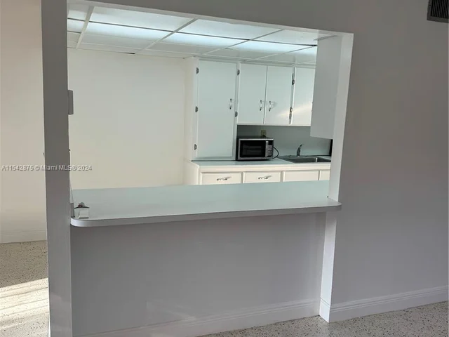 112 NW 32nd Pl # 112, Miami FL 33125