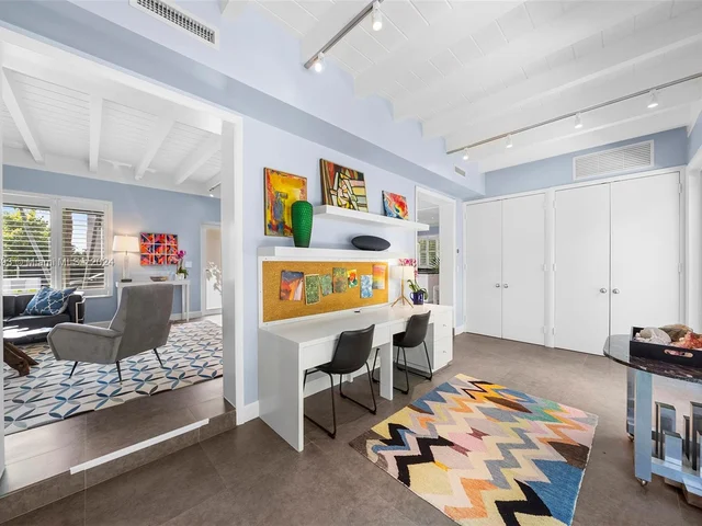 255 W Rivo Alto Dr, Miami Beach FL 33139