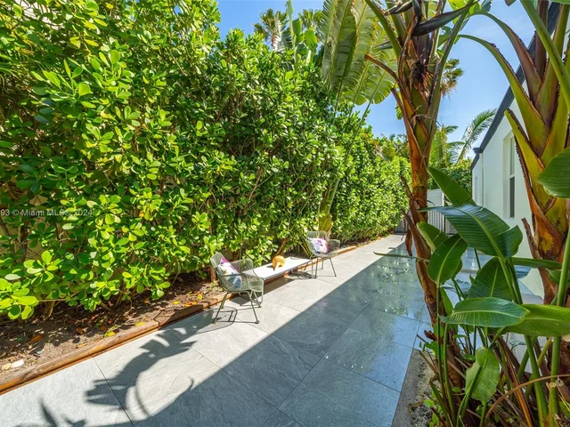 255 W Rivo Alto Dr, Miami Beach FL 33139