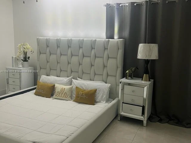 1890 W 56th St # 1325, Hialeah FL 33012