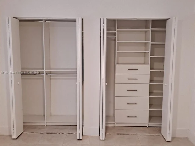 1890 W 56th St # 1325, Hialeah FL 33012