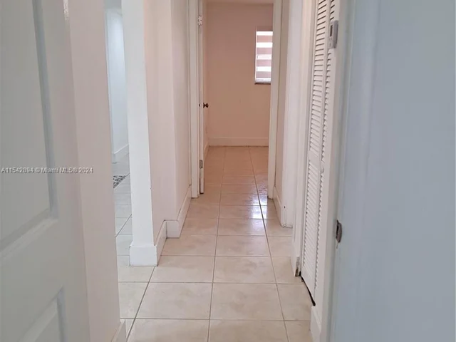 1890 W 56th St # 1325, Hialeah FL 33012