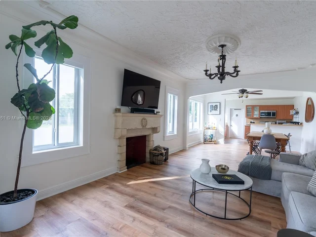 55 NE 46th St, Miami FL 33137