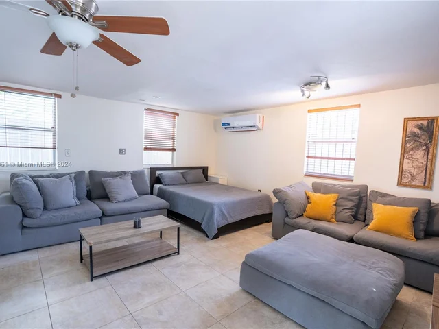 55 NE 46th St, Miami FL 33137