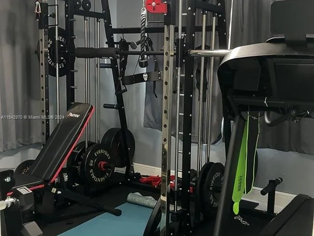 6305 Plunkett St, Hollywood FL 33023