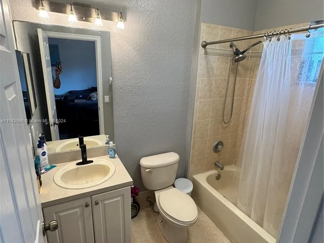 6411 Catalina Ln # 0, Tamarac FL 33321