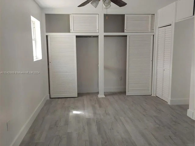 1130 NE 214th St, Miami FL 33179