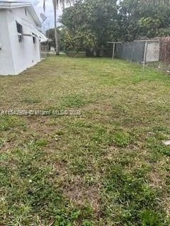 1130 NE 214th St, Miami FL 33179