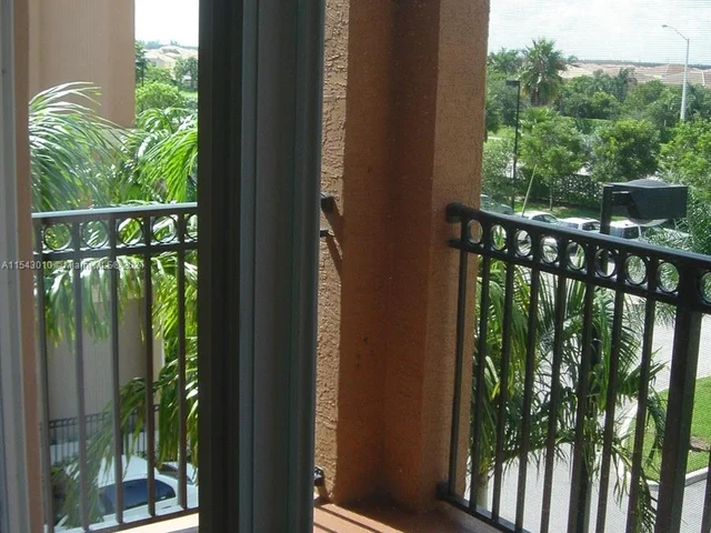 4404 SW 160 th AV # 832, Miramar FL 33027