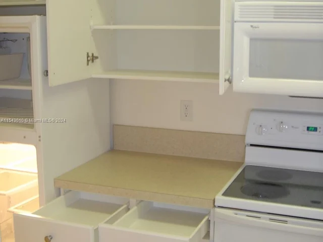 4404 SW 160 th AV # 832, Miramar FL 33027