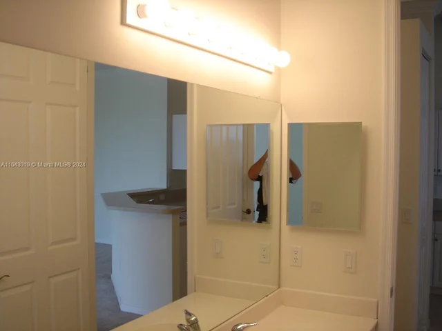 4404 SW 160 th AV # 832, Miramar FL 33027