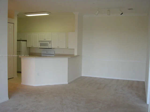 4404 SW 160 th AV # 832, Miramar FL 33027