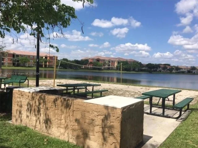 4404 SW 160 th AV # 832, Miramar FL 33027