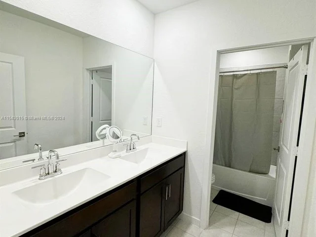 848 SE 17th St # 0, Homestead FL 33034