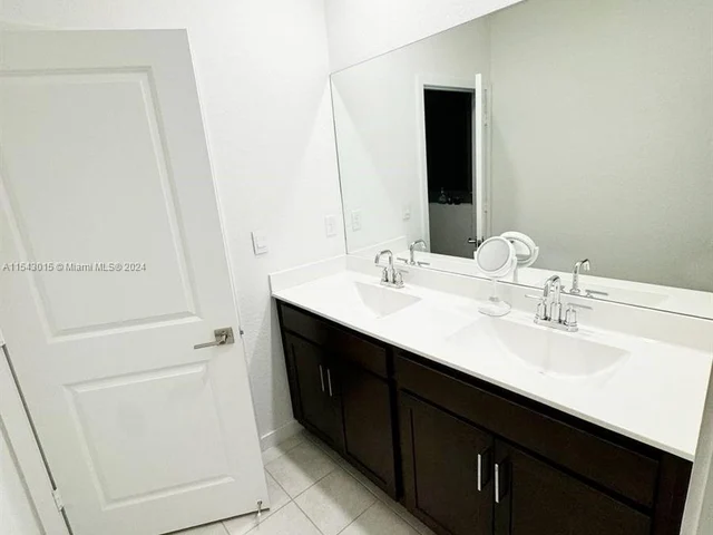 848 SE 17th St # 0, Homestead FL 33034