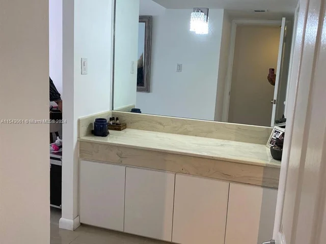 18061 Biscayne Blvd # 1701, Aventura FL 33160