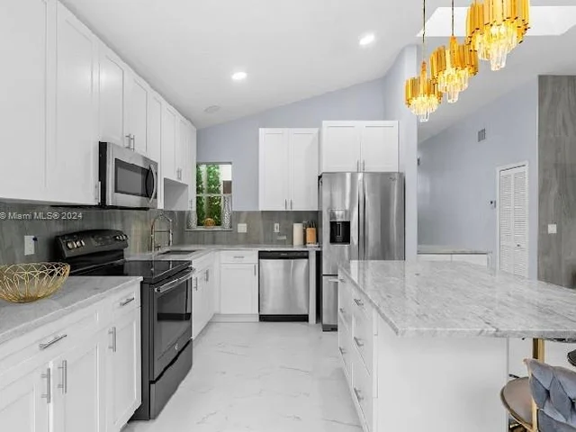 2002 Lake Breeze Ct, Wellington FL 33414