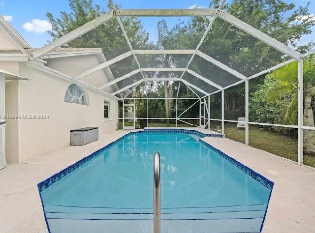 2002 Lake Breeze Ct, Wellington FL 33414