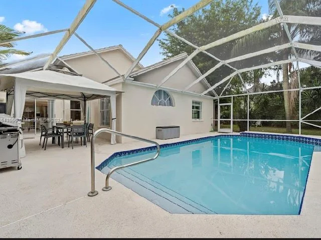 2002 Lake Breeze Ct, Wellington FL 33414