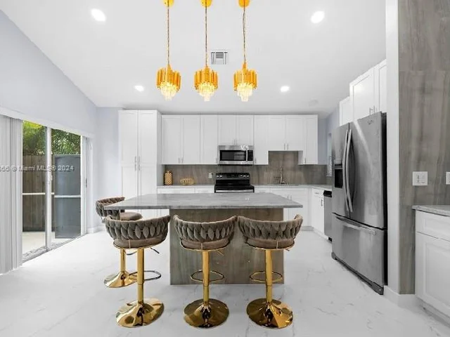 2002 Lake Breeze Ct, Wellington FL 33414