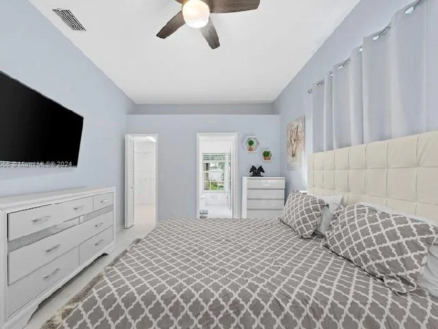 2002 Lake Breeze Ct, Wellington FL 33414