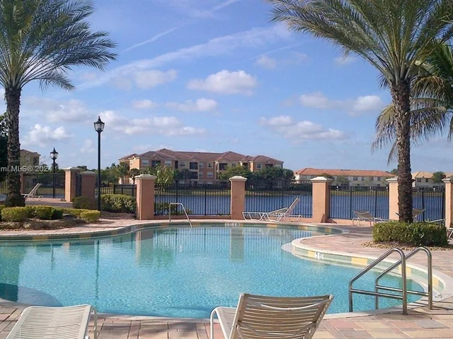 4702 SW 160 # 331, Miramar FL 33027