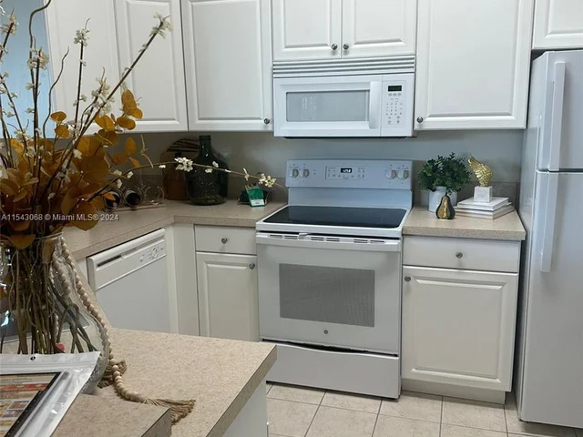 4702 SW 160 # 331, Miramar FL 33027