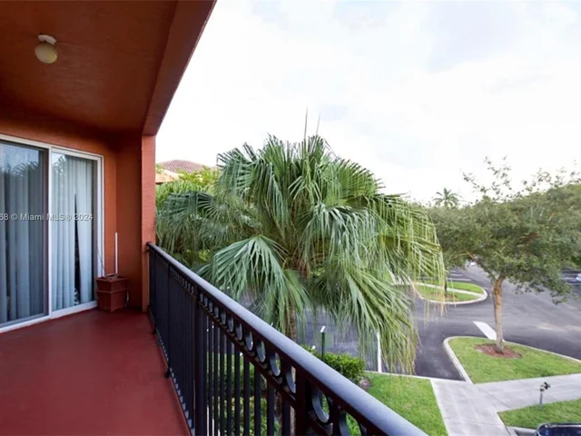 4702 SW 160 # 331, Miramar FL 33027