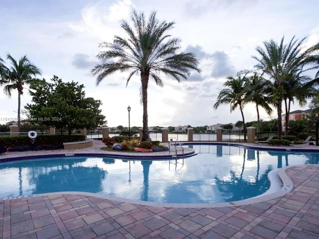 4702 SW 160 # 331, Miramar FL 33027