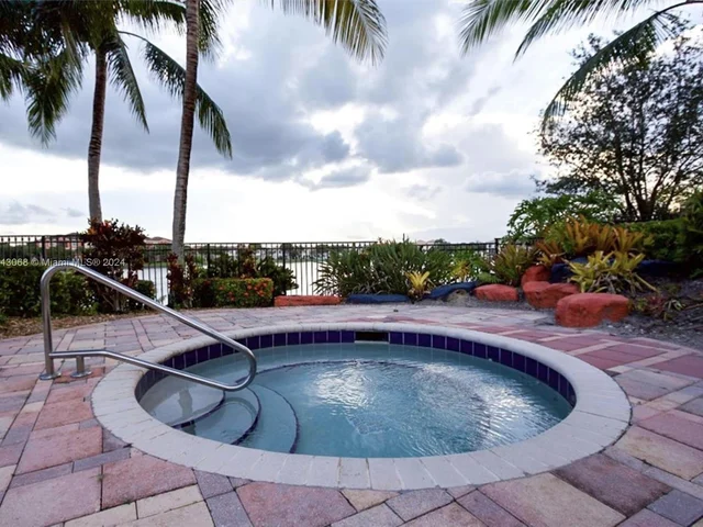 4702 SW 160 # 331, Miramar FL 33027