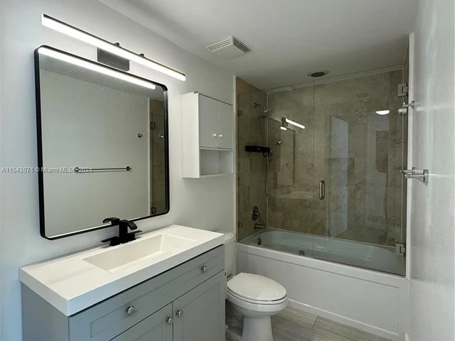 350 S Miami Ave # 3913, Miami FL 33130