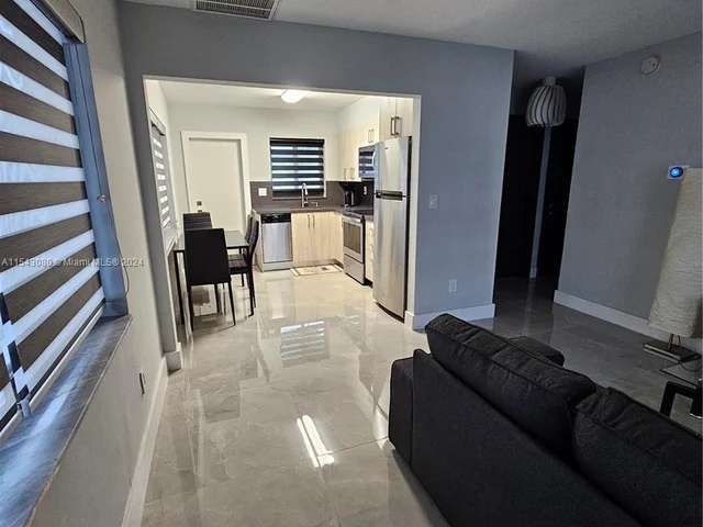 2228 N 19th Ave, Hollywood FL 33020