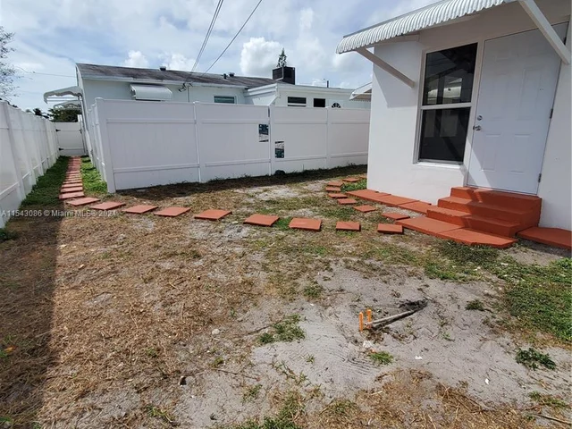 2407 Scott St # 2, Hollywood FL 33020