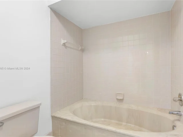 10050 SW 12th St, Pembroke Pines FL 33025