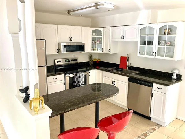 622 Avenida Hermosa, West Palm Beach FL 33405