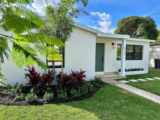 622 Avenida Hermosa, West Palm Beach FL 33405