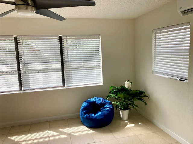 622 Avenida Hermosa, West Palm Beach FL 33405