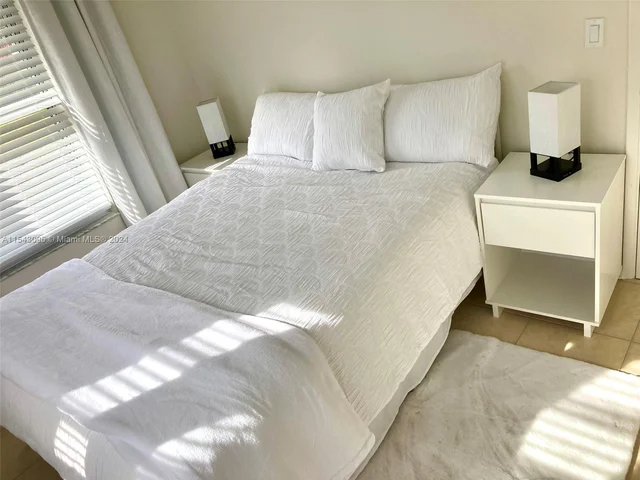 622 Avenida Hermosa, West Palm Beach FL 33405