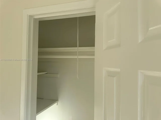 622 Avenida Hermosa, West Palm Beach FL 33405