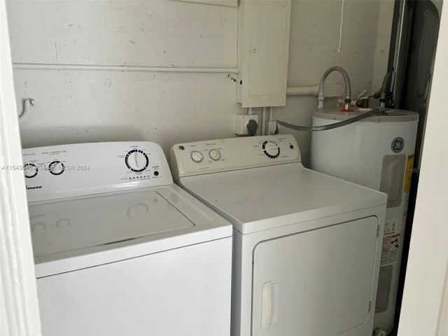 622 Avenida Hermosa, West Palm Beach FL 33405