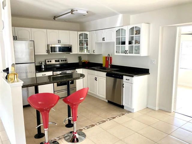 622 Avenida Hermosa, West Palm Beach FL 33405