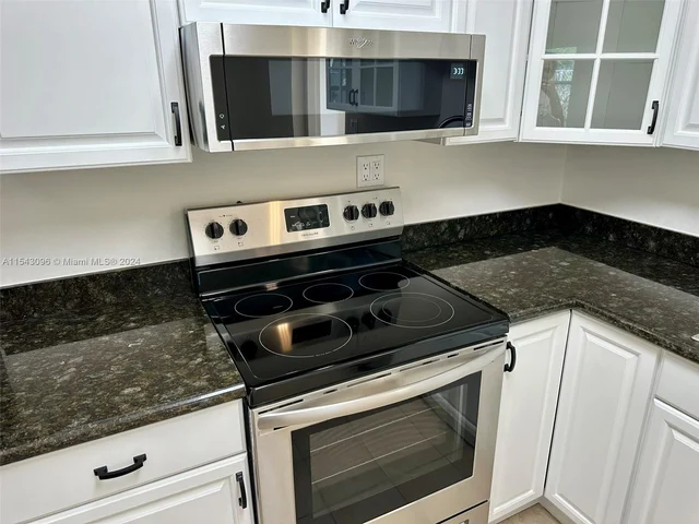 622 Avenida Hermosa, West Palm Beach FL 33405