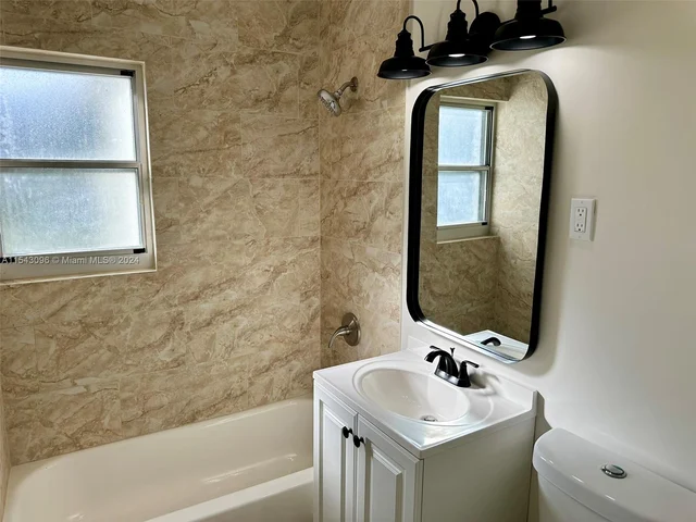 622 Avenida Hermosa, West Palm Beach FL 33405