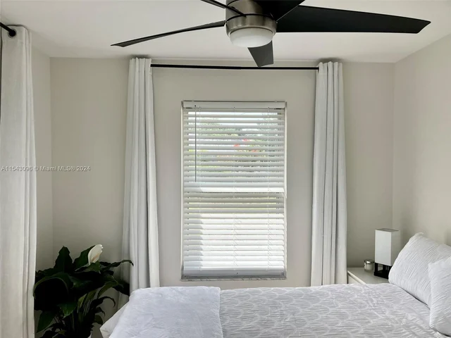 622 Avenida Hermosa, West Palm Beach FL 33405