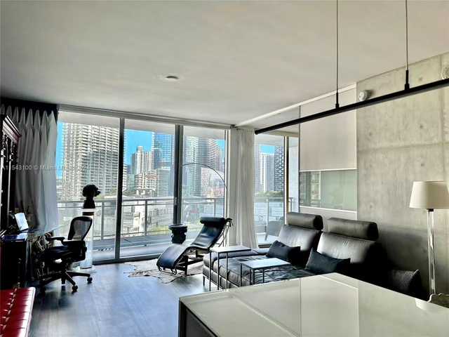 90 SW 3rd St # 1803, Miami FL 33130