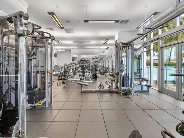 90 SW 3rd St # 1803, Miami FL 33130